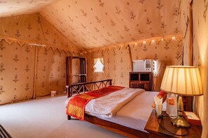 1 bedroom, hypo-allergenic bedding, pillowtop beds, minibar