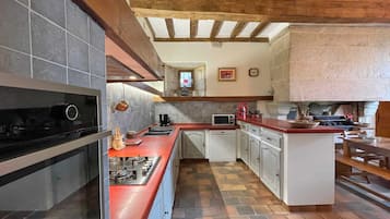 Fridge, microwave, dishwasher