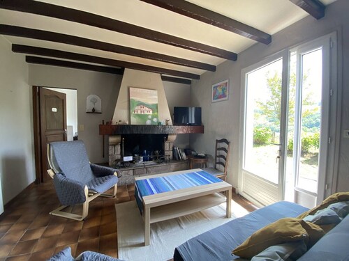 Charming Individual House in Basque Country, 8 Guests, Near Cambo Les Bains, Pet-Friendly, Free WiFi