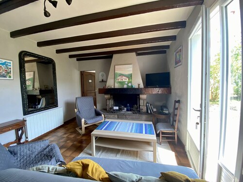 Maison spacieuse à Macaye, au calme, 6-8 pers, proche Cambo, animaux admis, jardin, internet WiFi