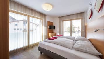 7 bedrooms, premium bedding, in-room safe, individually furnished