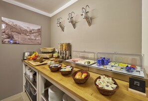 Frukostbuffé varje dag mot avgift