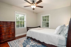 3 chambres, fer et planche à repasser, Wi-Fi, literie fournie