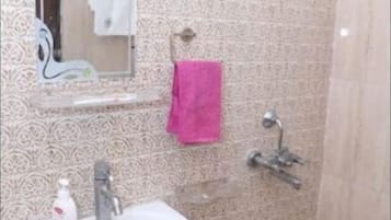 Deluxe Room, Balcony | Bathroom | Soap