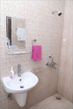 Deluxe Room, Balcony | Bilik Mandi | Sabun 