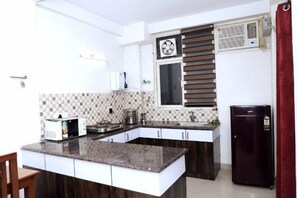 Deluxe Room, Balcony | Private kitchen - Shree Jee Dham (Mathura)