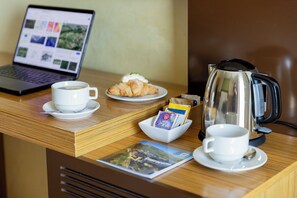 1 bedroom, in-room safe, desk, free WiFi