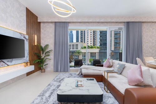 GLOBALSTAY. Creek Horizon Tower 2