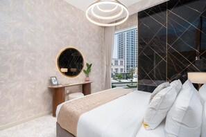 Luxury Apartment, 3 Bedrooms, City View | 3 bedrooms, in-room safe, individually decorated, individually furnished