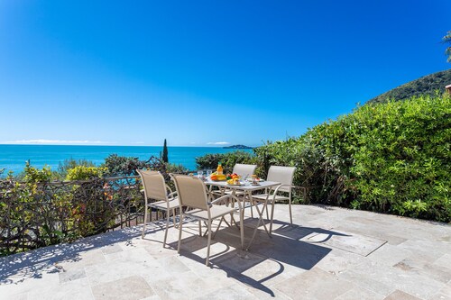 VILLA LA PETITE RESERVE VI4416 By Riviera Holiday