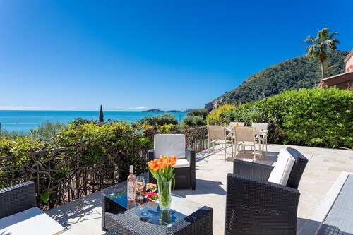 VILLA LA PETITE RESERVE VI4416 By Riviera Holiday