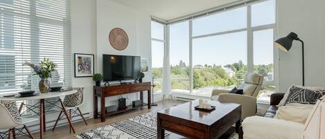 Smart TV, music library, offices, printers