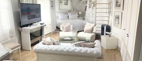 2 Schlafzimmer, Zimmersafe, Schreibtisch, Bügeleisen/Bügelbrett