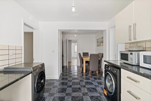 Interior - 4BR, Spacious, One level, Accessible, home (Liverpool)