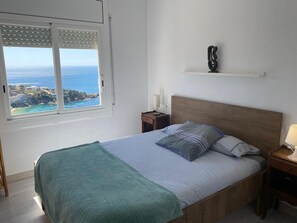 4 間睡房、熨斗/熨衫板、床單