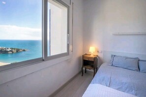 4 soverom, strykejern/-brett og sengetøy