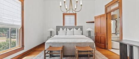 3 bedrooms, desk, iron/ironing board, WiFi