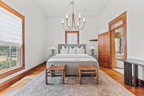 3 Schlafzimmer, Schreibtisch, Bügeleisen/Bügelbrett, WLAN