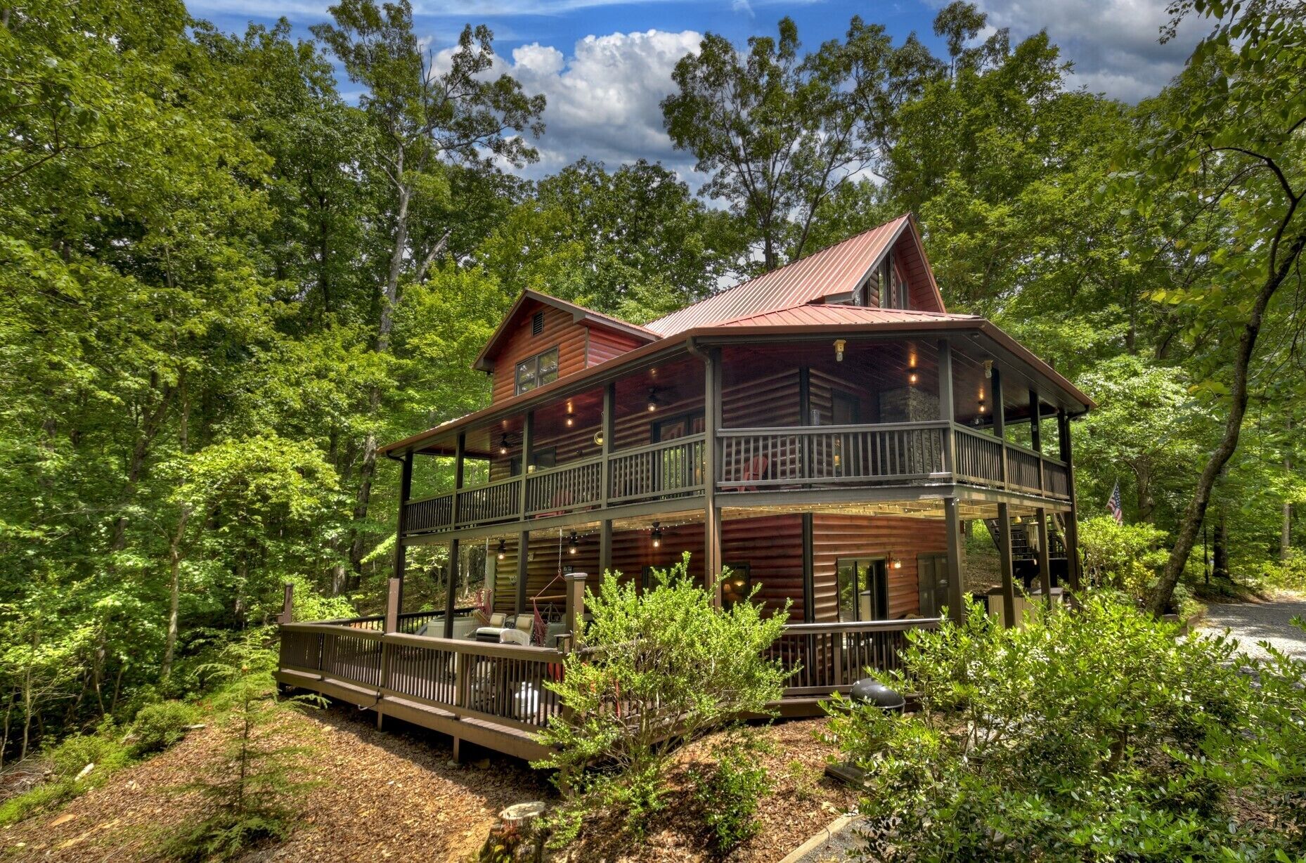 Beautiful pet-friendly cabin rental in Blue Ridge with a hot tub, firepit, pool table and hiking!