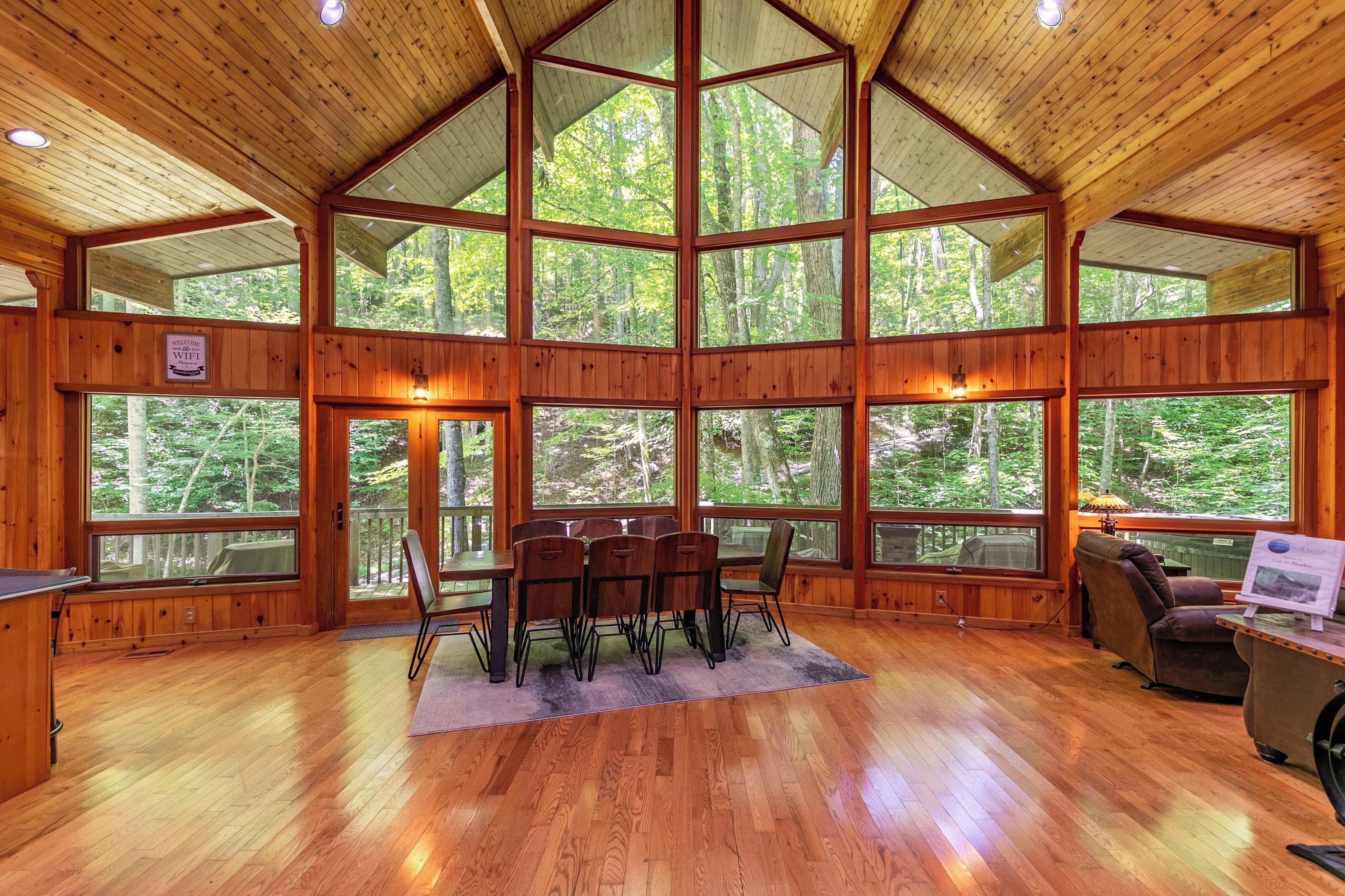 House, Multiple Beds, Hot Tub, Mountain View (Gait to Paradise) | Interior
