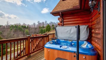 Cabin, Multiple Beds, Hot Tub, Mountain View (Ponderosa 1887) | Outdoor spa tub