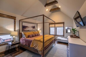 House, Multiple Beds, Hot Tub, Mountain View (Overlook Nook at Eagles Nest) | 3 bedrooms, individually decorated, individually furnished, bed sheets - Overlook Nook at Eagles Nest (Elk Park)