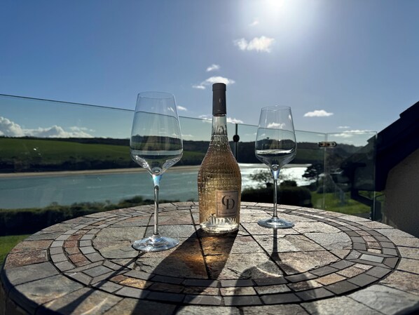 Property grounds - Idyllic house located on the Gannel Estuary with a few minutes walk to the beach (Newquay)