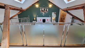 3 habitaciones, tabla de planchar con plancha, wifi y ropa de cama