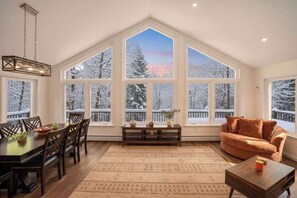 Interior - Tranquil 5-BR Mountain Retreat 8-Min. to Mt. Sunapee (Sunapee)