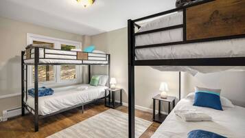 5 bedrooms, WiFi, bed sheets