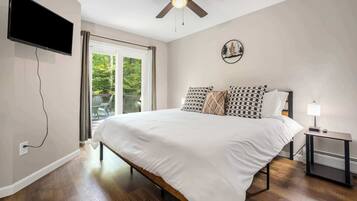 5 bedrooms, WiFi, bed sheets