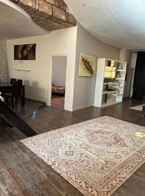 Interior - 4 Bedroom Apartment in Bouzareah (Bouzareah)