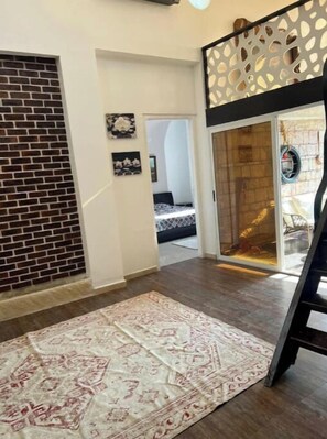 Interior - 4 Bedroom Apartment in Bouzareah (Bouzareah)