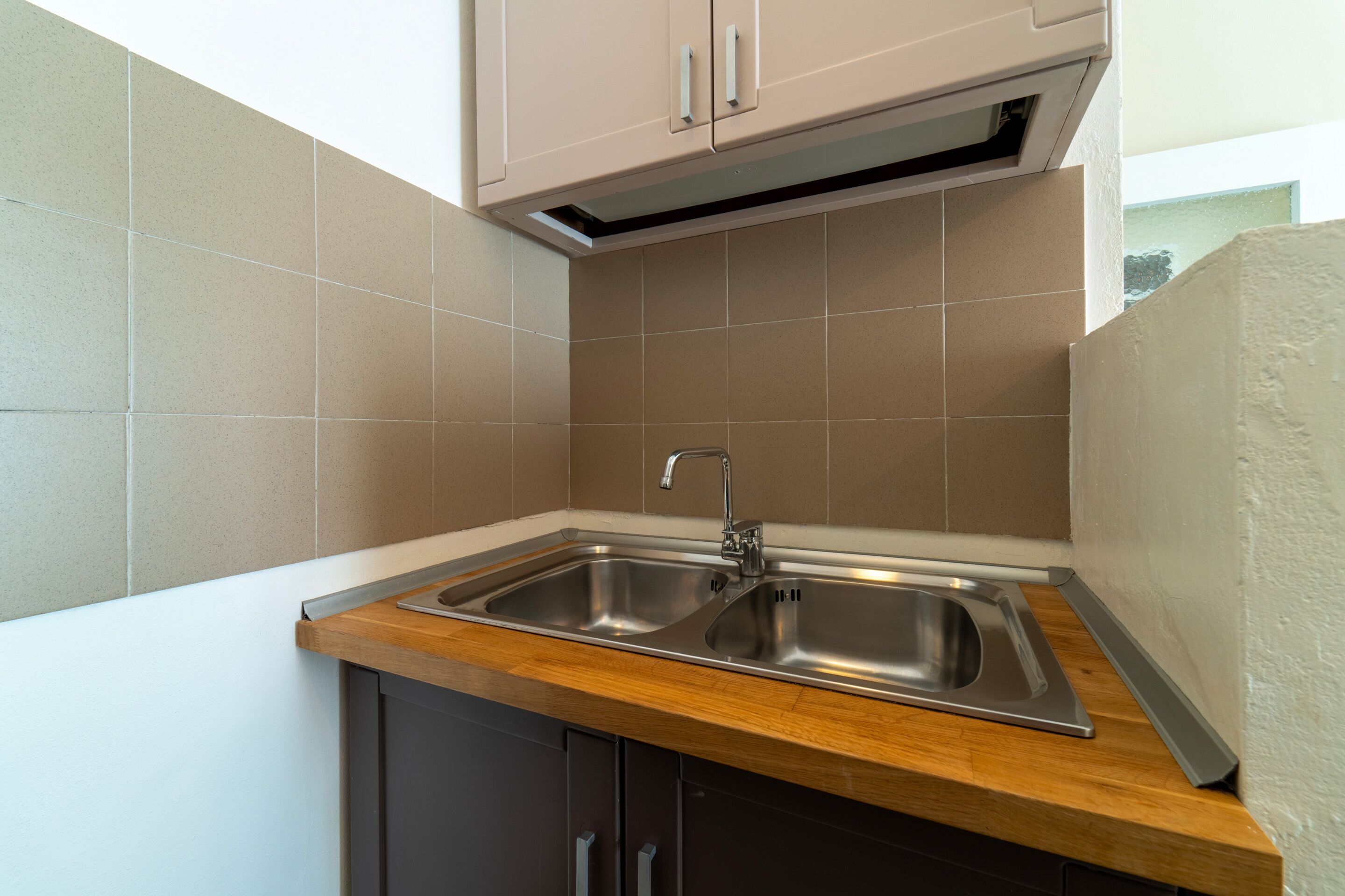 Apartment, Balcony, City View | Private kitchen | Electric kettle