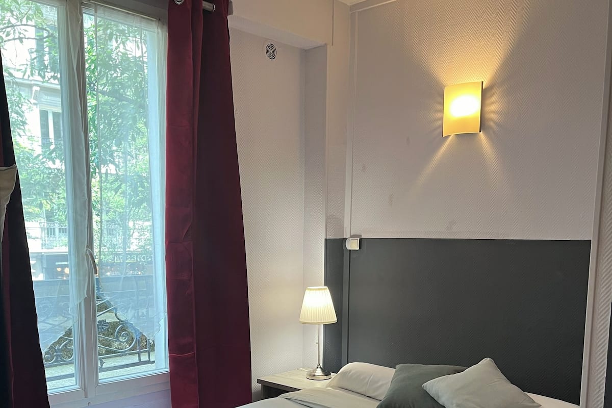 1 bedroom, desk, laptop workspace, free WiFi