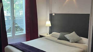 Desk, laptop workspace, free WiFi, bed sheets