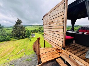 Terrace/patio - 564B | Le Refuge Spa Riviere (Saint-Léon-de-Standon)