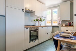 House, Balcony, Hill View | Private kitchen | Fridge, dishwasher, espresso maker, toaster