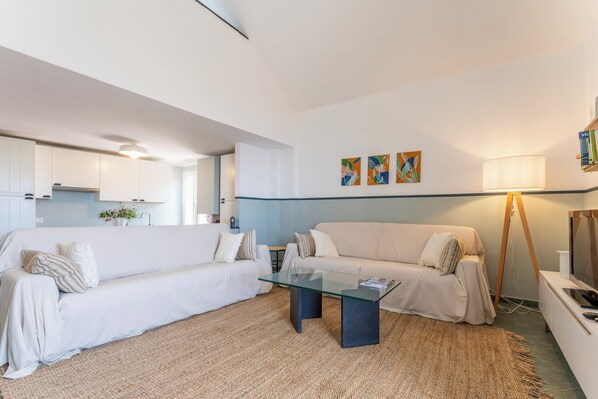 House, Balcony, Hill View | Living area