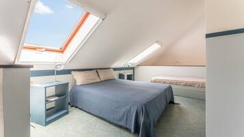 Rumah, balkon, pemandangan bukit | 2 kamar tidur, Wi-Fi gratis, dan seprai linen