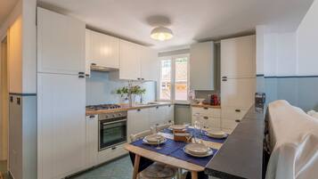 House, Balcony, Hill View | Private kitchen | Fridge, dishwasher, espresso maker, toaster