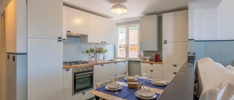 Maison, balcon, vue colline | Cuisine privée