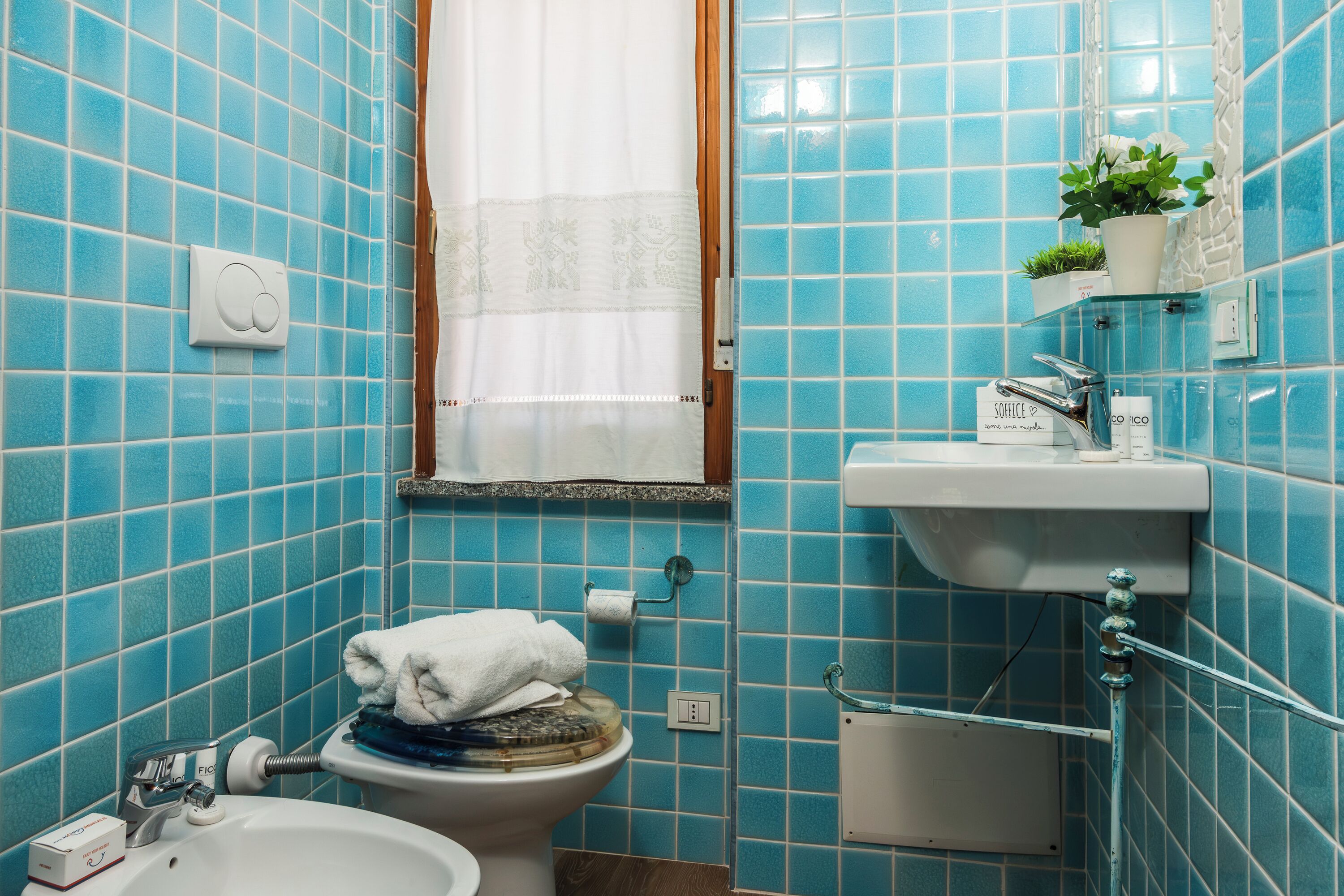 Standard-Stadtwohnung, Mehrere Schlafzimmer (Casa La Boa) | Badezimmer | Dusche, Bidet, Handtücher, Seife
