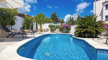 Villa Lune de Miel, plusieurs chambres (Villa Bianco Nero) | Piscine