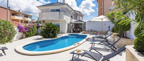 Piscina stagionale all'aperto