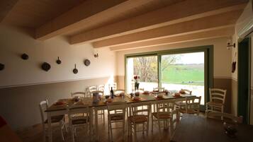 Villa, fumatori | 5 camere