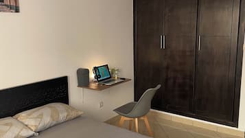 1 chambre, fer et planche à repasser, Wi-Fi, draps fournis