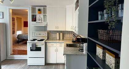 Stylish 1-BDRM, Prime Location