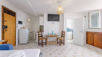 Apartment, Smoking | 1 bedroom