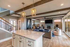 Huis, meerdere bedden, hot tub, uitzicht op bergen (Mountain Kandy at Blue Ridge Mountain) | Interieur